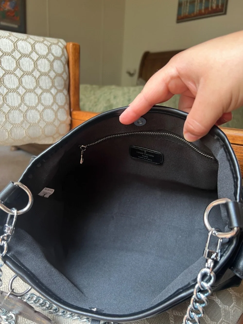 Black shoulder bag